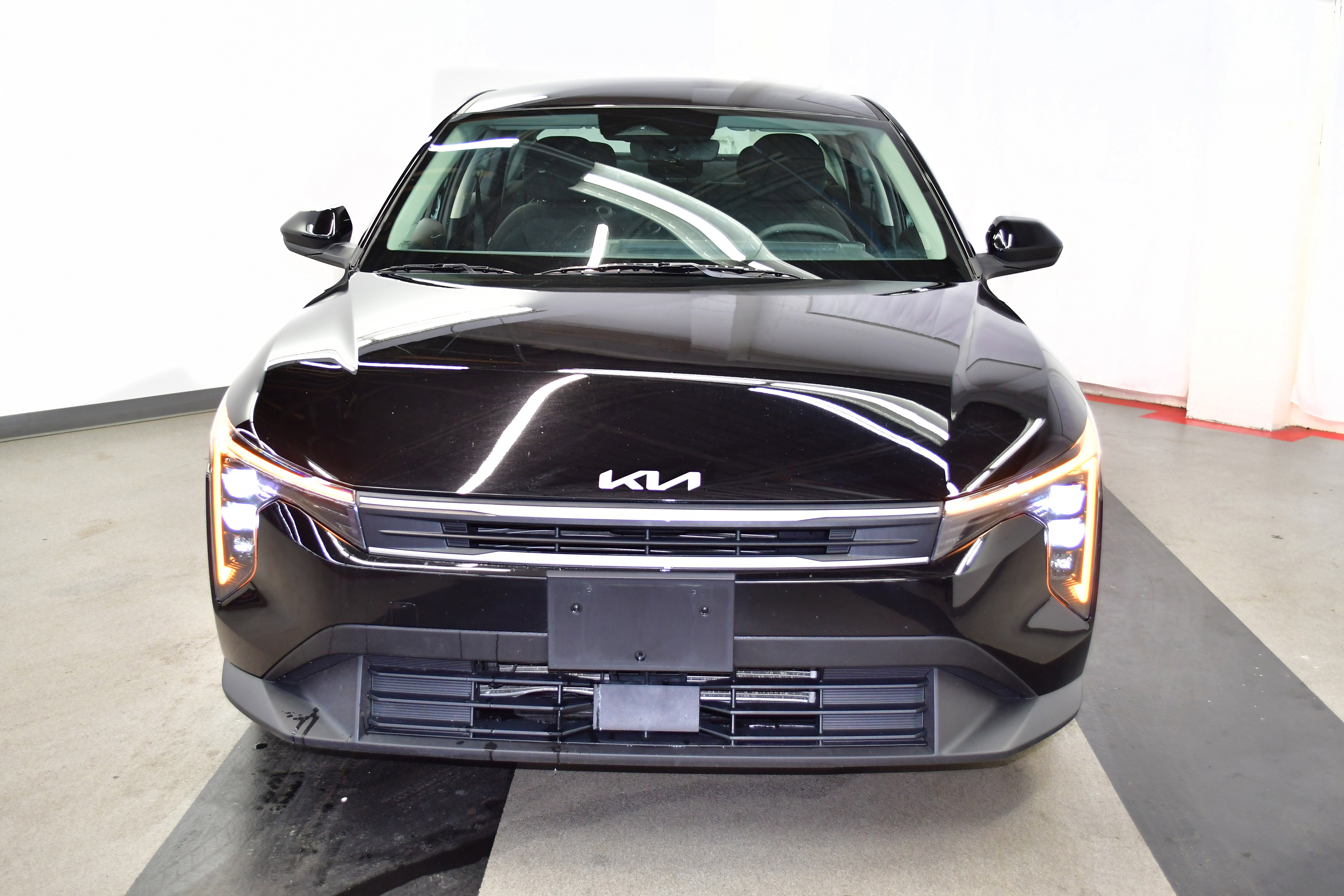 Used 2025 Kia K4 LXS image 3