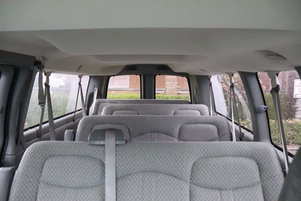 Used 2005 Chevrolet Express 3500 Extended Passenger w/ LS Preferred Equipment Group image 27