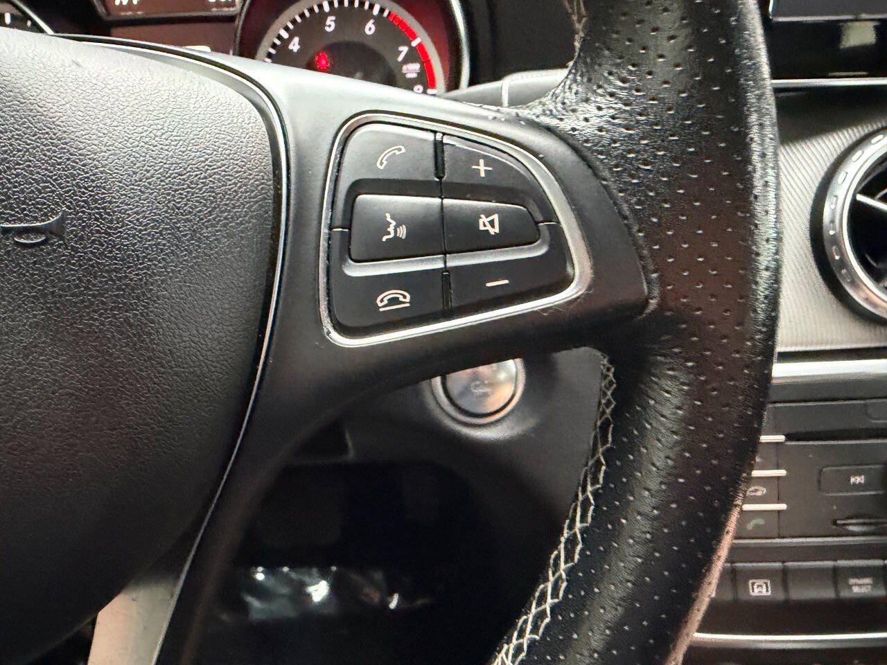 Used 2017 Mercedes-Benz GLA 250 4MATIC image 24