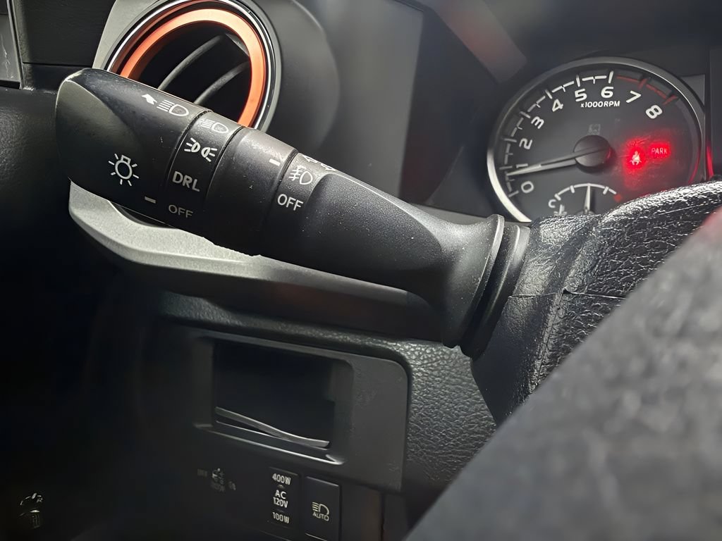 Used 2019 Toyota Tacoma TRD Sport w/ Technology Package AWD/4WD image 39