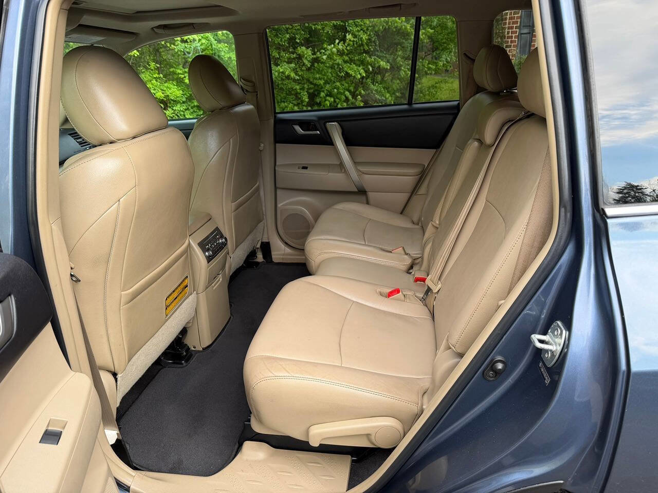Used 2013 Toyota Highlander SE AWD/4WD image 22