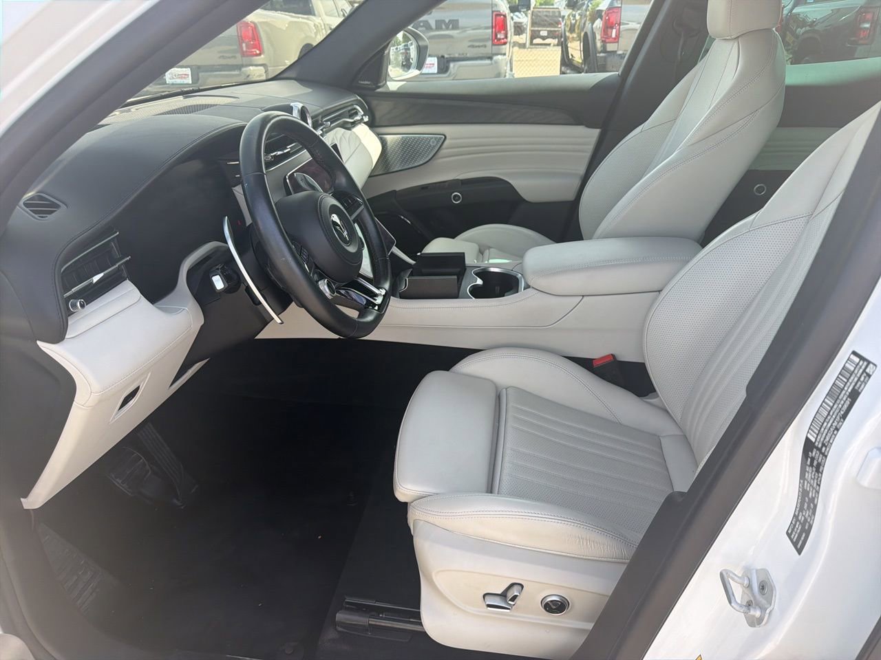 Used 2023 Maserati Grecale Modena image 7