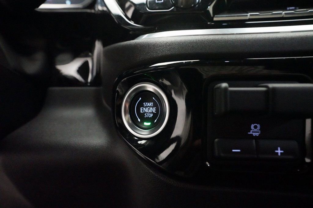 Used 2025 GMC Sierra 1500 Elevation image 33