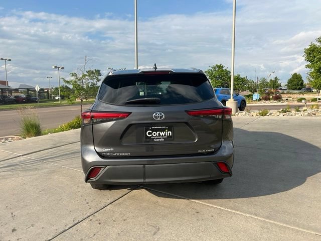 Used 2020 Toyota Highlander XLE AWD/4WD image 7