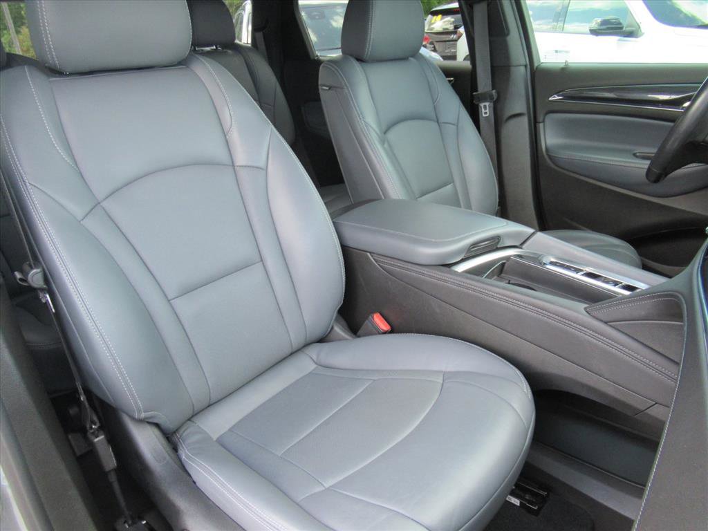 Used 2023 Buick Enclave Essence w/ Experience Buick Package FWD image 9
