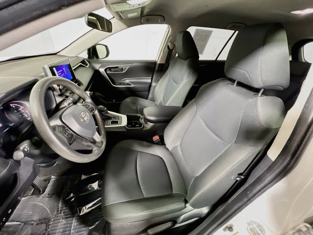 Certified 2024 Toyota RAV4 LE AWD/4WD image 18