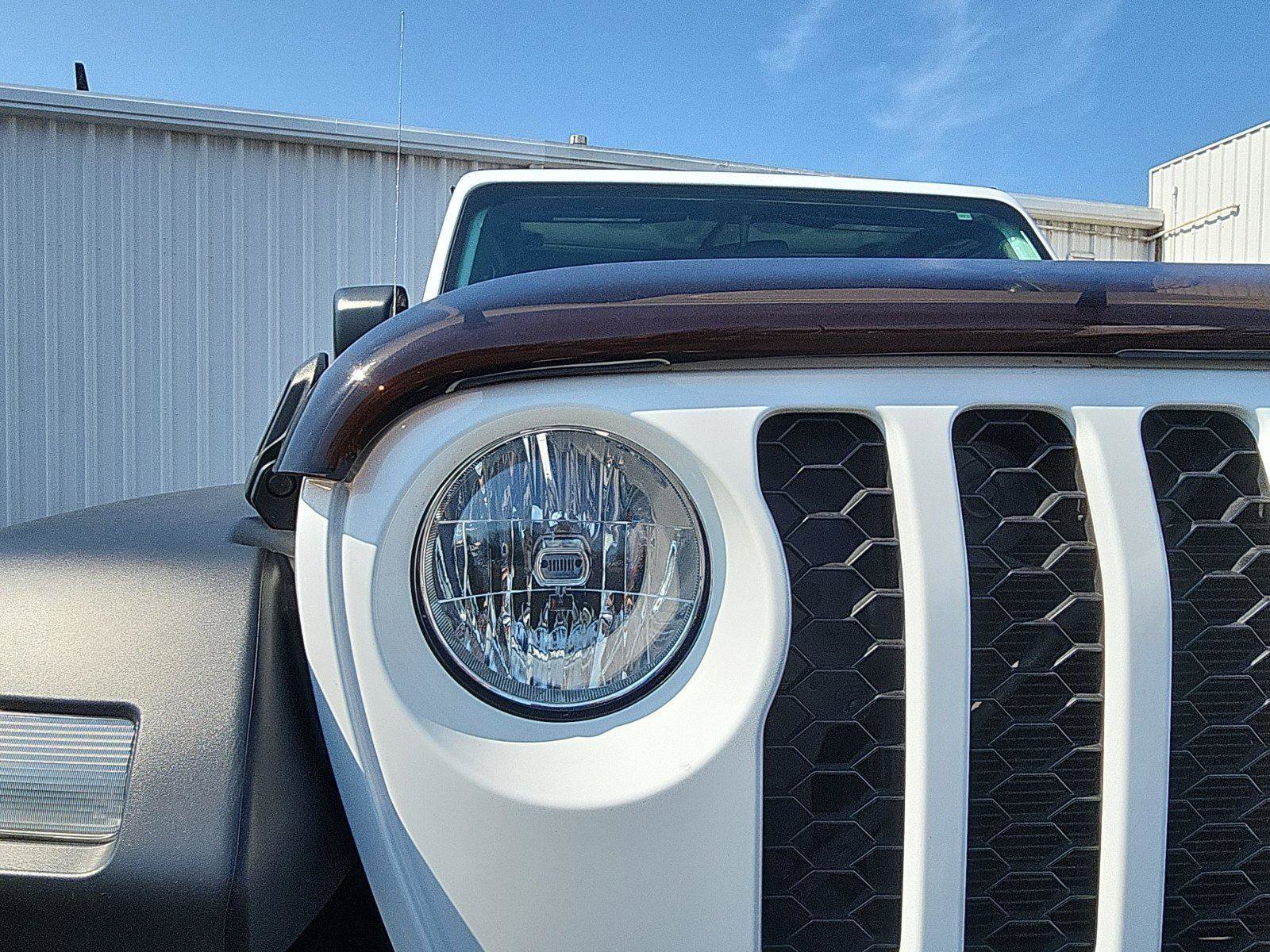 Used 2023 Jeep Gladiator Sport w/ Trailer Tow Package image 11