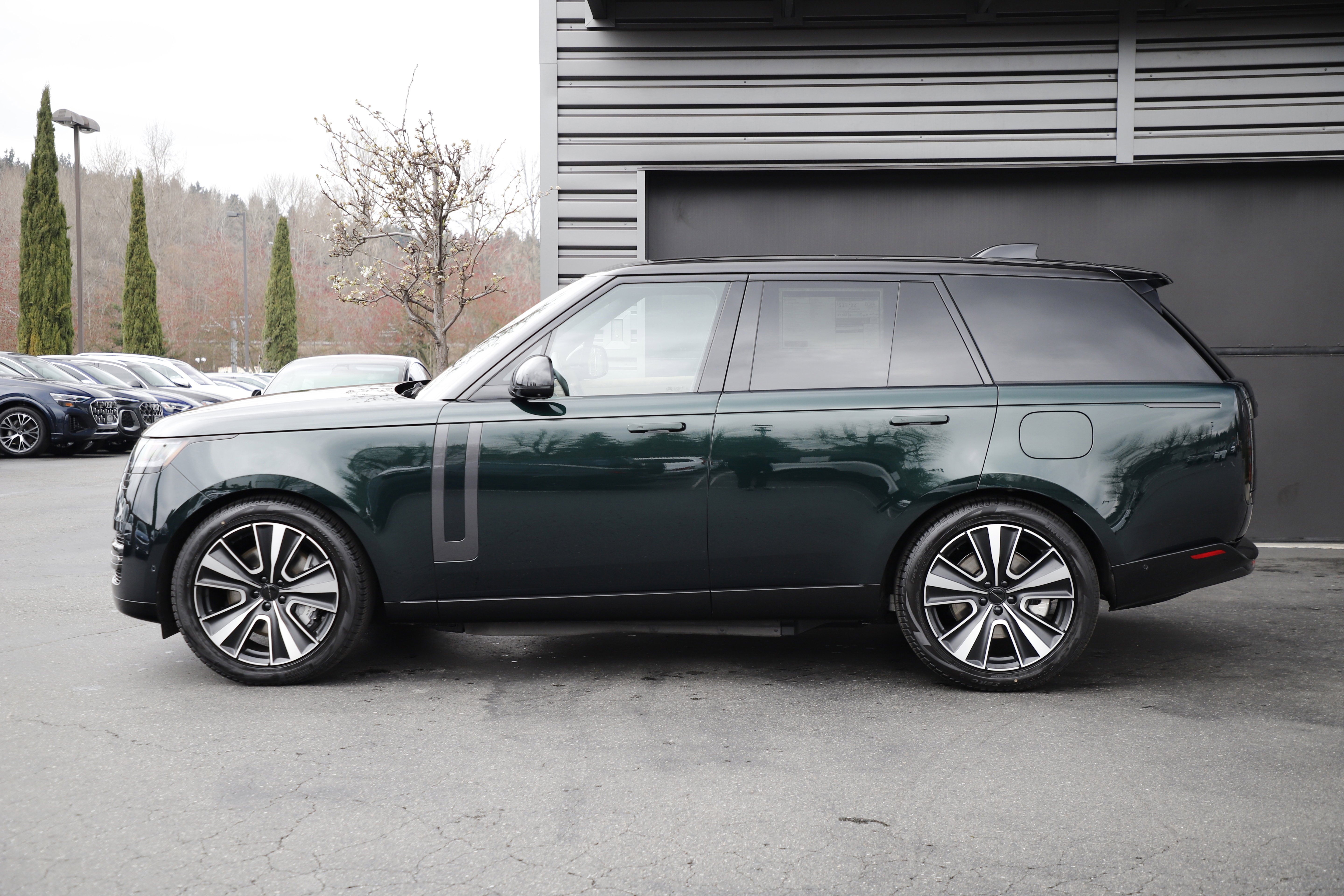 New 2026 Land Rover Range Rover SE image 5