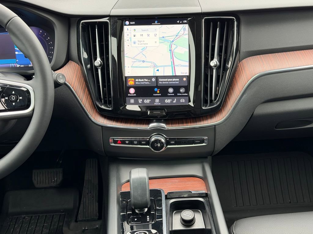 Certified 2023 Volvo XC60 B5 Plus w/ Climate Package AWD/4WD image 24