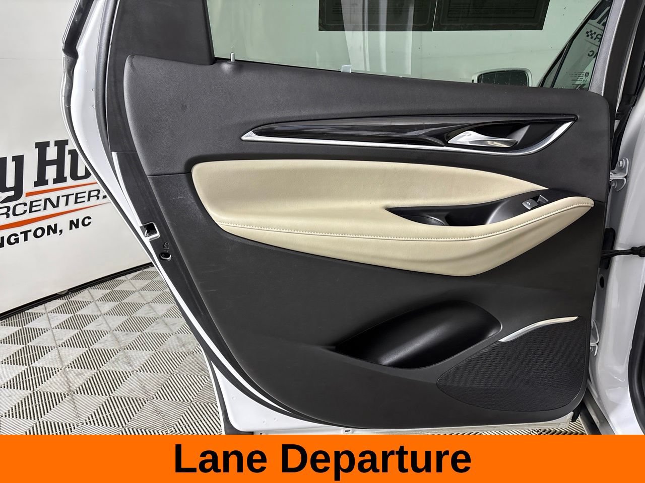 Used 2019 Buick Enclave Premium w/ Experience Buick Package AWD/4WD image 21