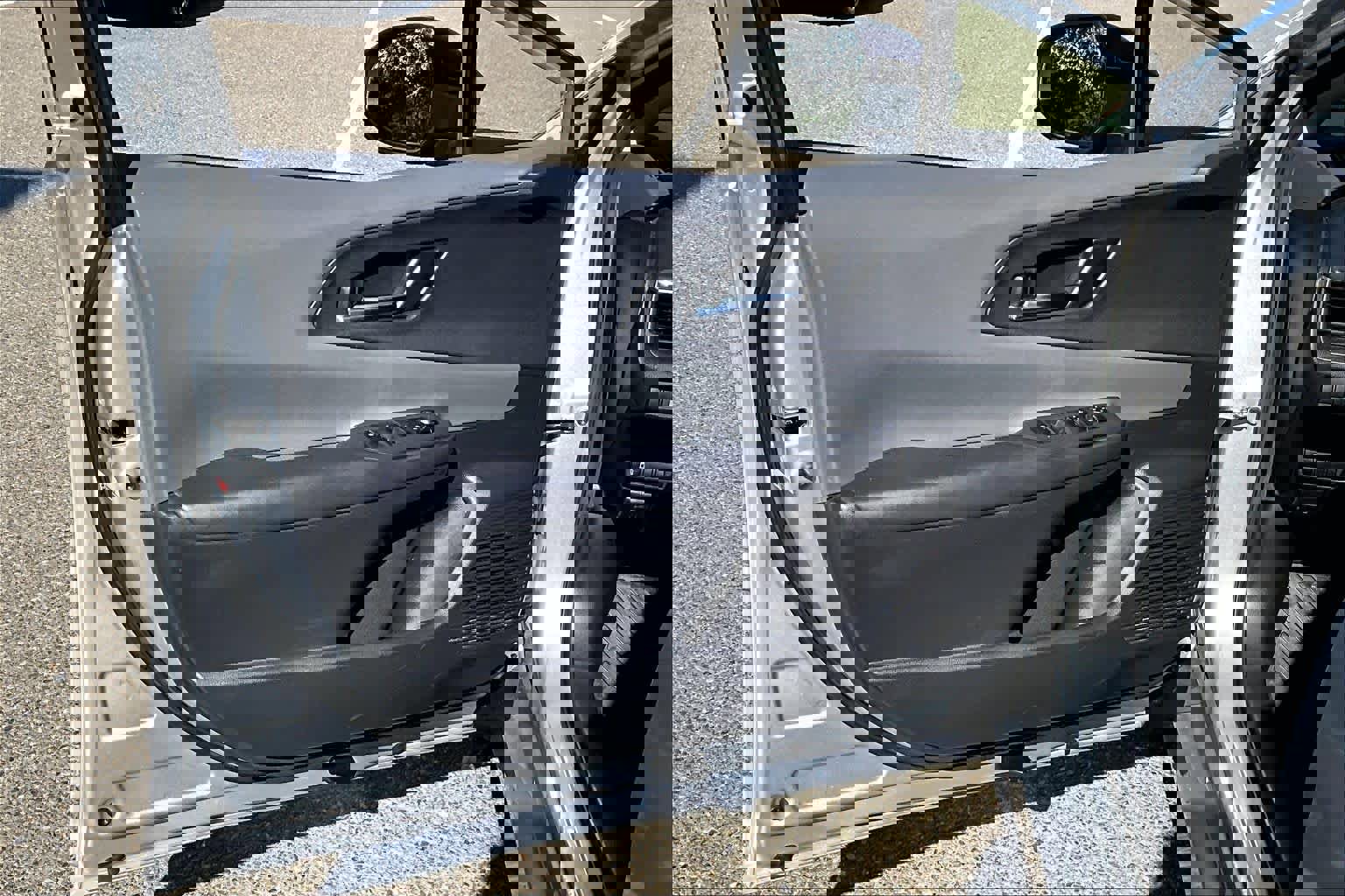 Used 2023 Toyota Prius XLE image 21