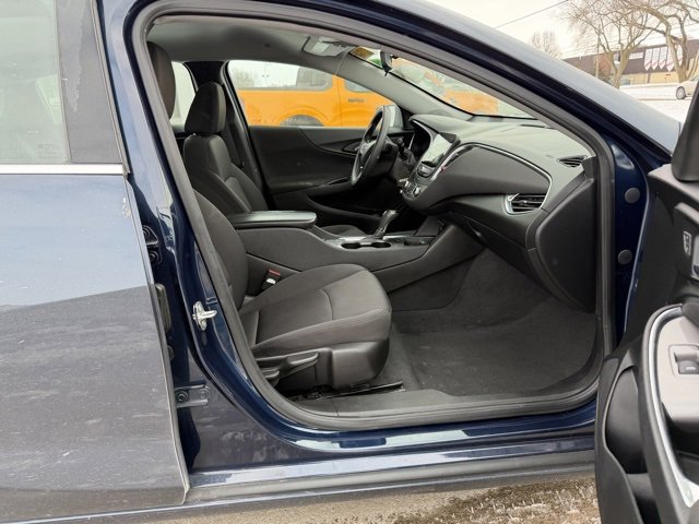 Used 2020 Chevrolet Malibu LT image 8