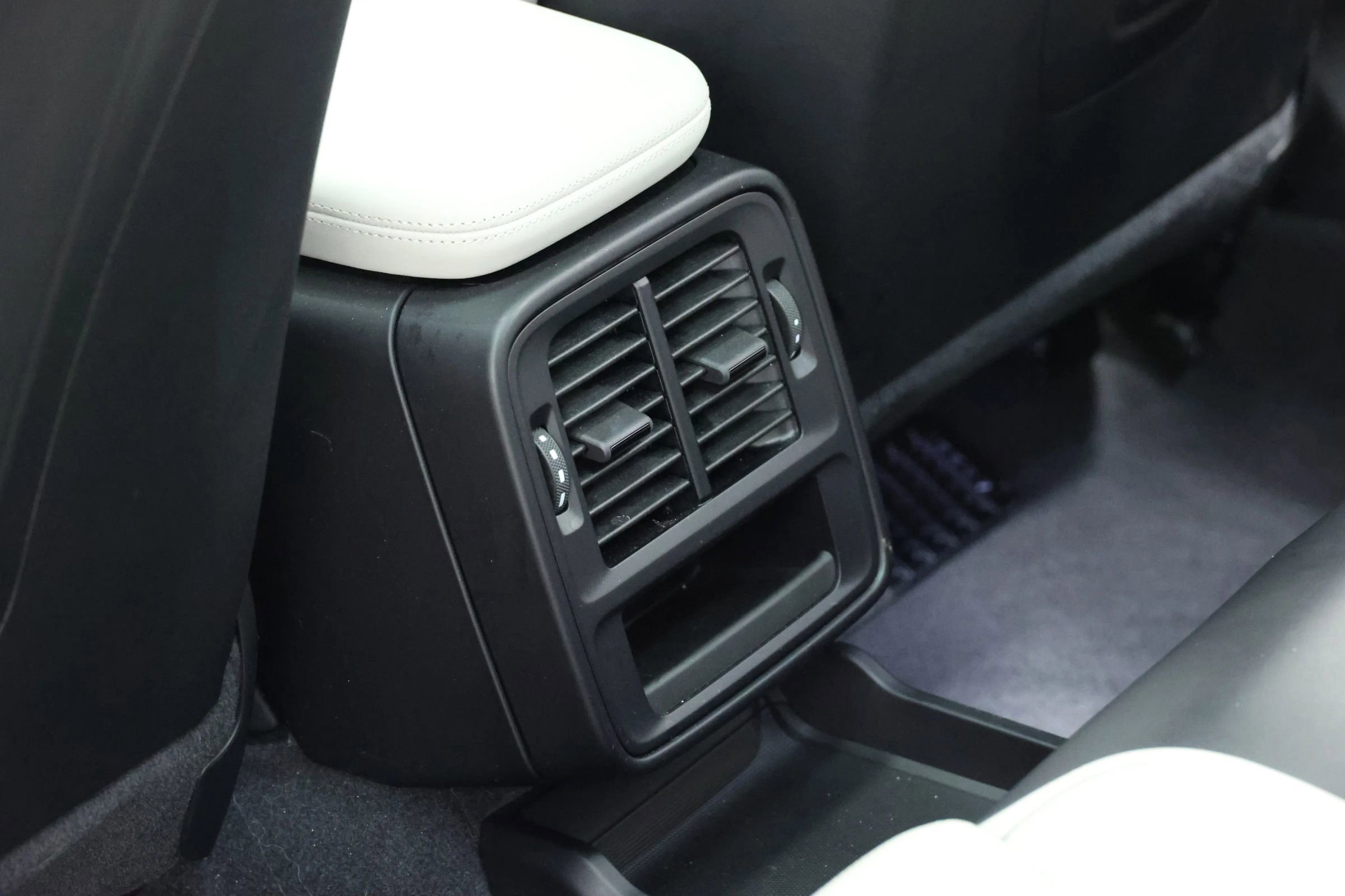 Used 2022 Porsche Taycan image 42