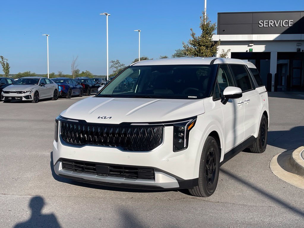 New 2027 Kia Carnival FWD image 3