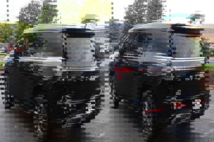 Used 2025 INFINITI QX80 Pure w/ Cargo Package image 9