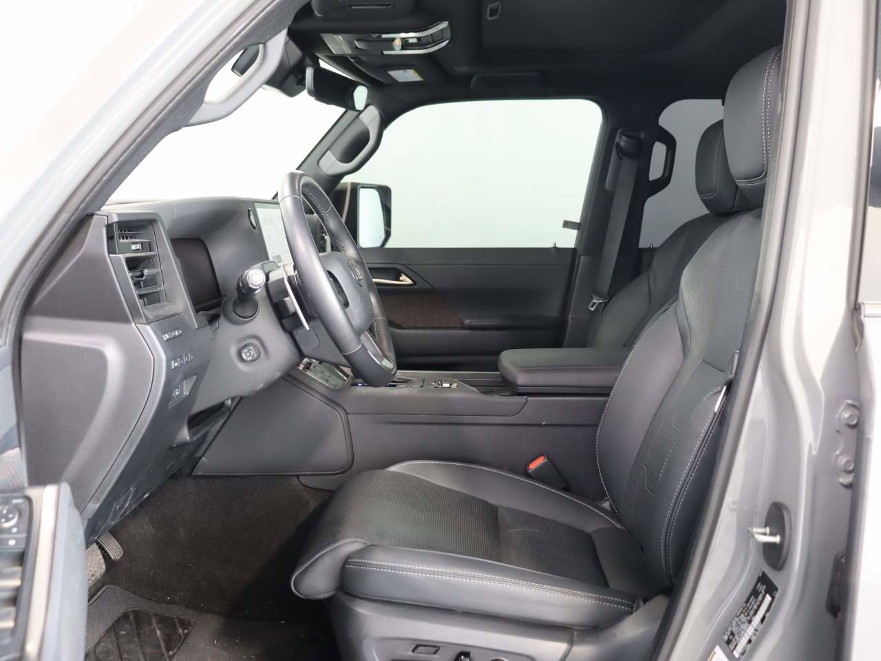 Used 2024 Lexus GX 550 w/ Accessory Package (Z1) AWD/4WD image 8