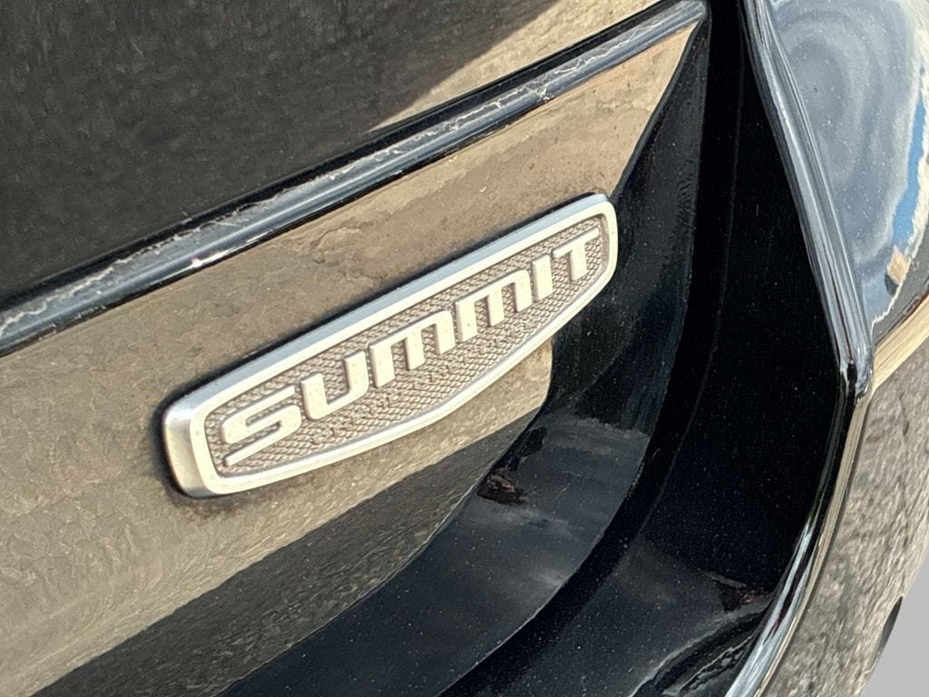 Used 2023 Jeep Grand Cherokee Summit AWD/4WD image 11