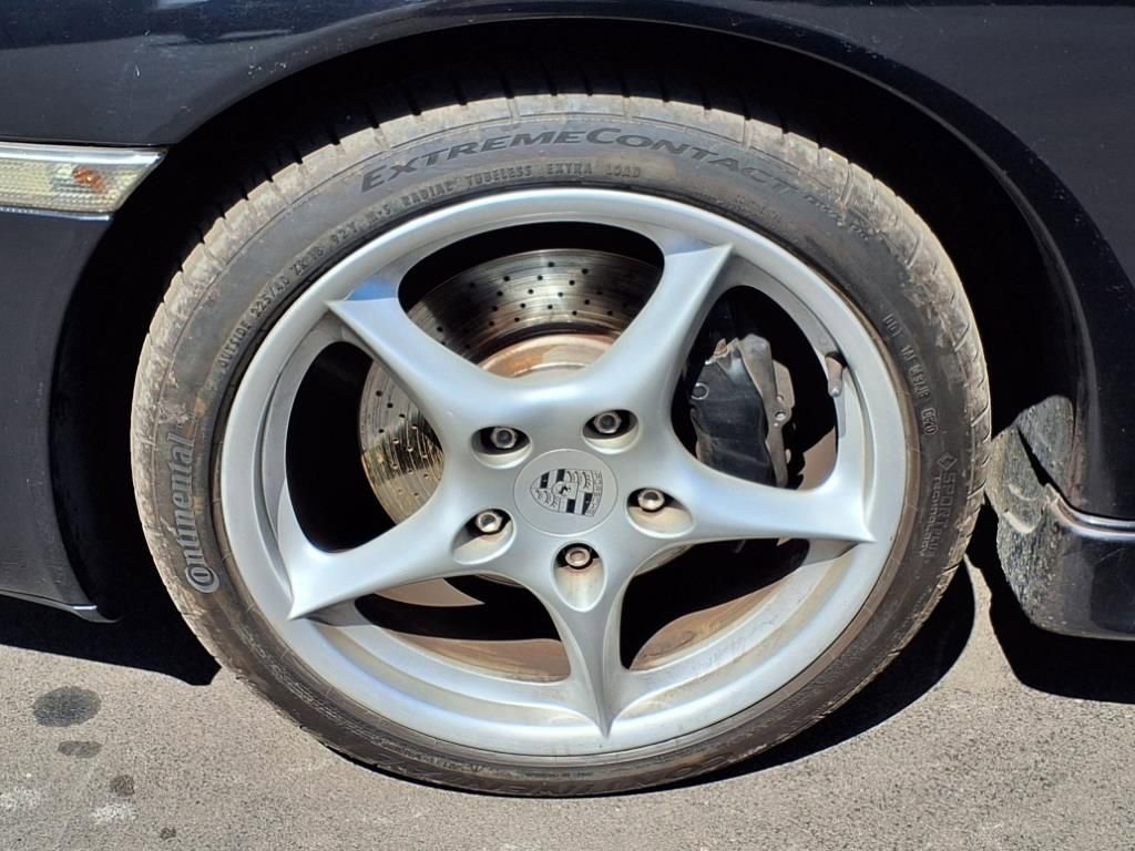 Used 2004 Porsche 911 Carrera 4S image 9