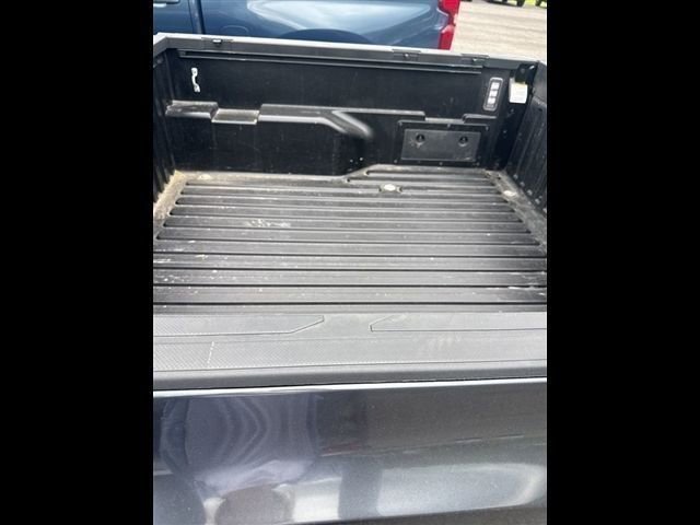 Used 2022 Toyota Tacoma SR5 AWD/4WD image 4