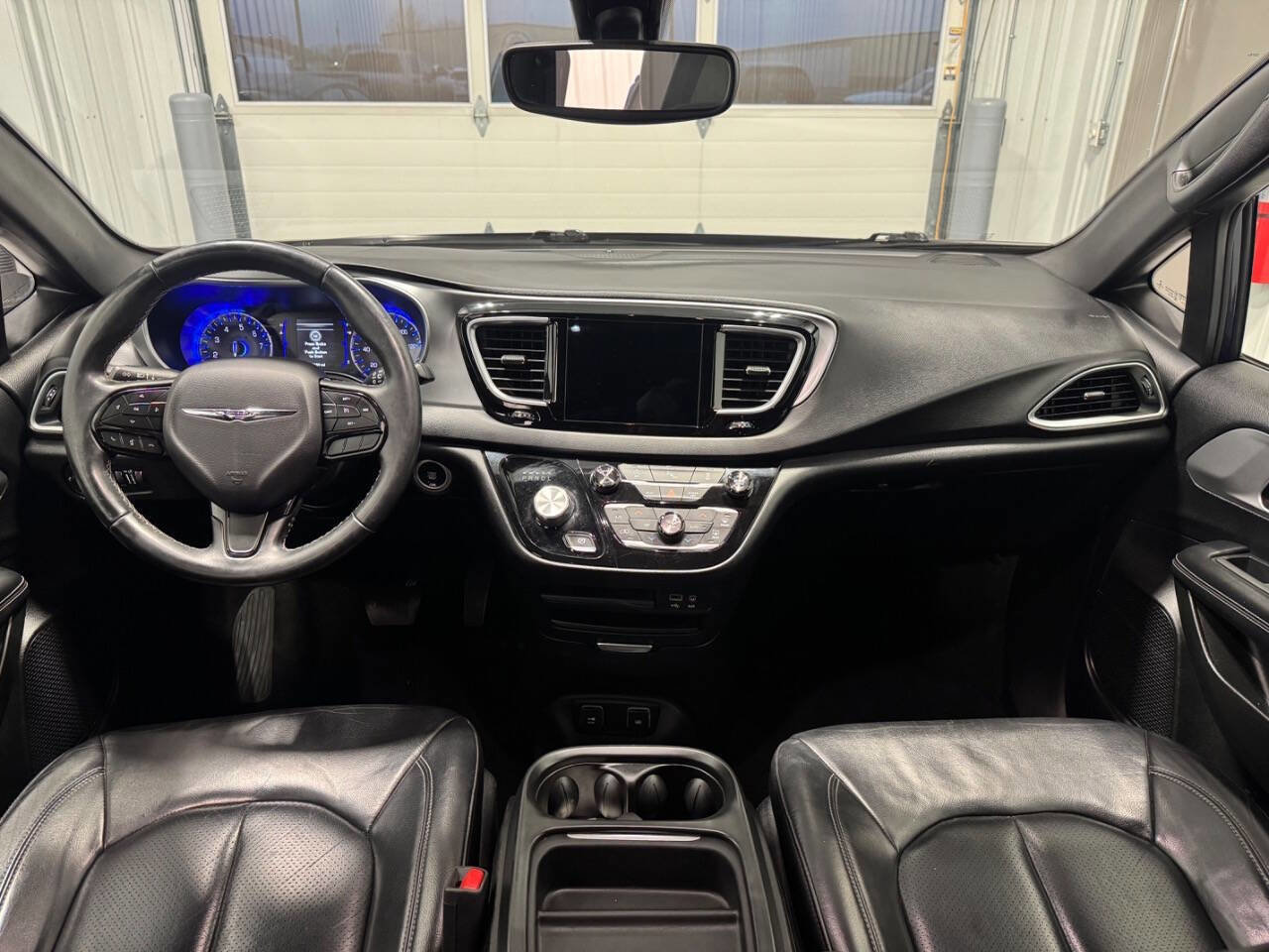 Used 2018 Chrysler Pacifica Touring-L w/ Premium Audio Group image 22