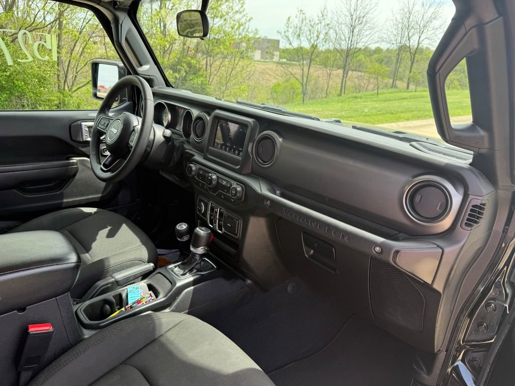 Used 2023 Jeep Wrangler Unlimited Sport AWD/4WD image 22