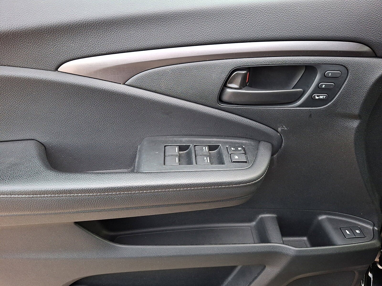 Used 2023 Honda Passport EX-L image 12