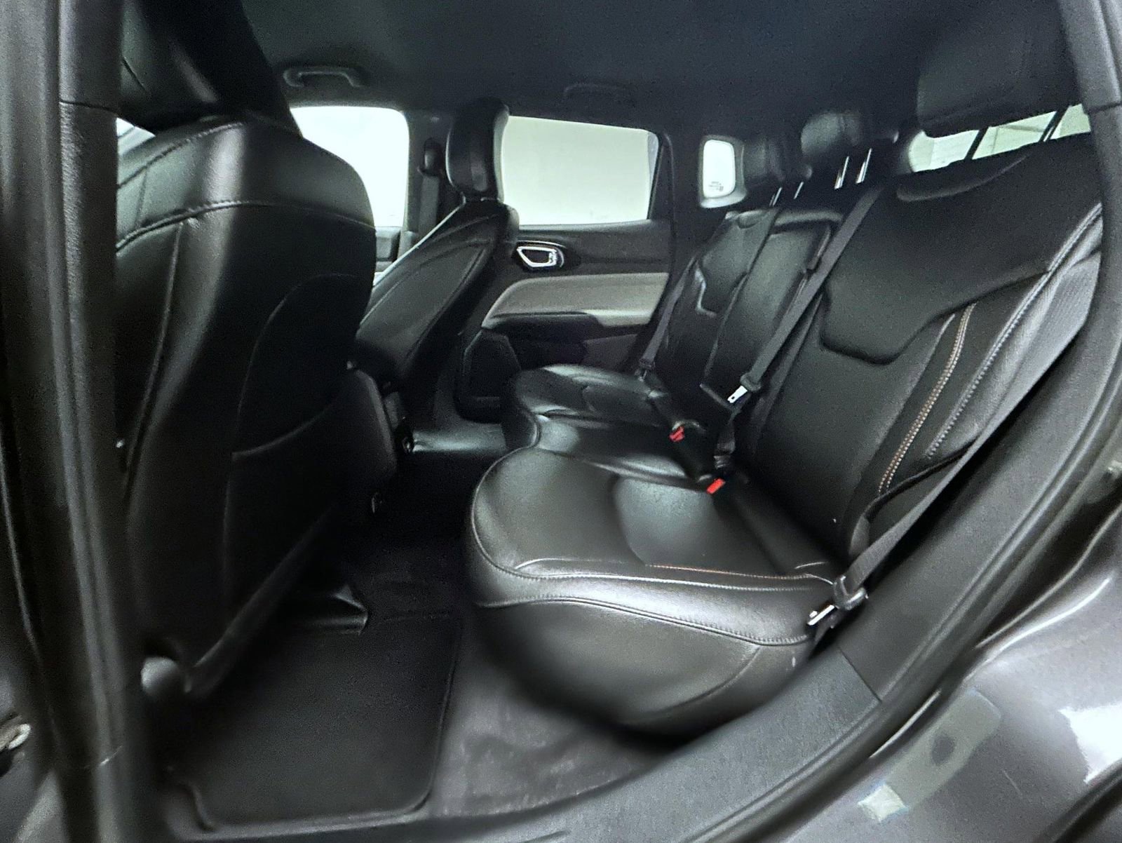 Used 2024 Jeep Compass Limited image 19