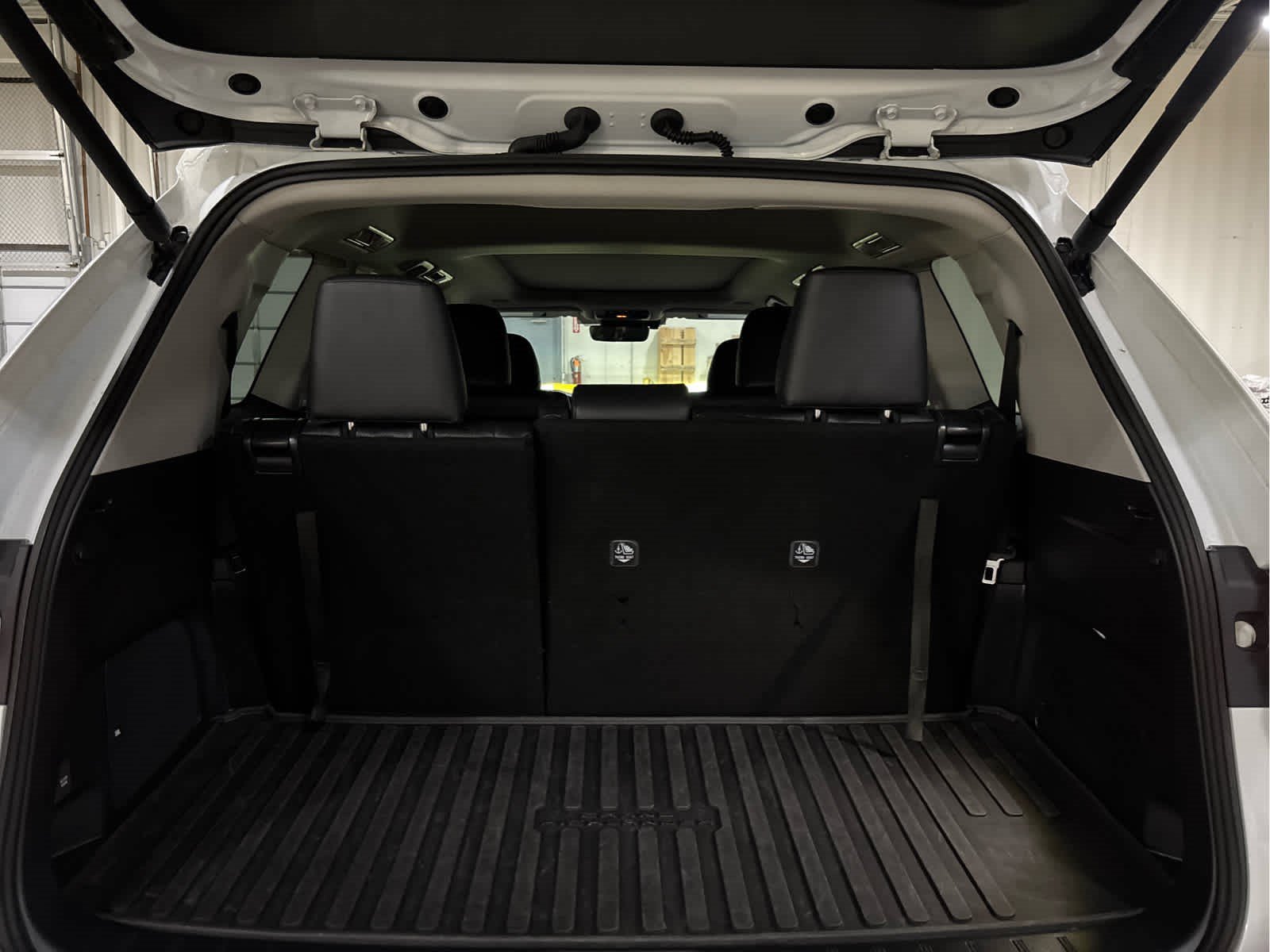 Certified 2025 Toyota Grand Highlander AWD Hybrid image 6