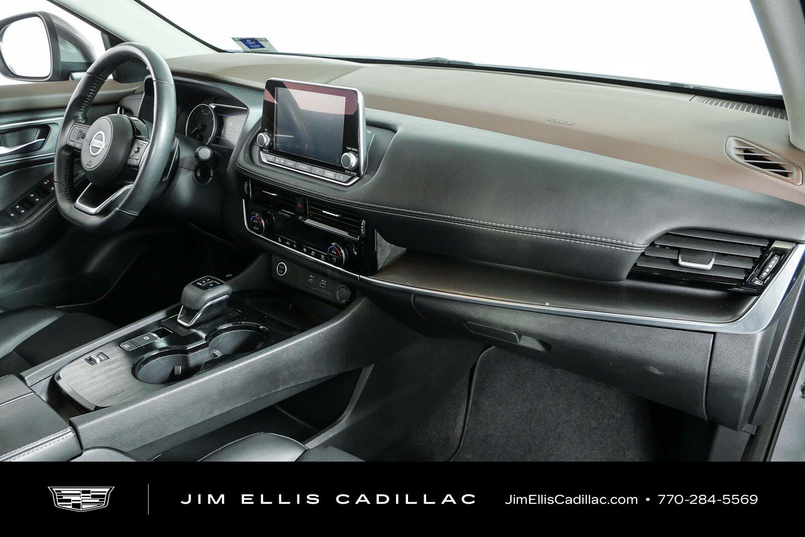Used 2021 Nissan Rogue SV w/ Premium Package FWD image 27