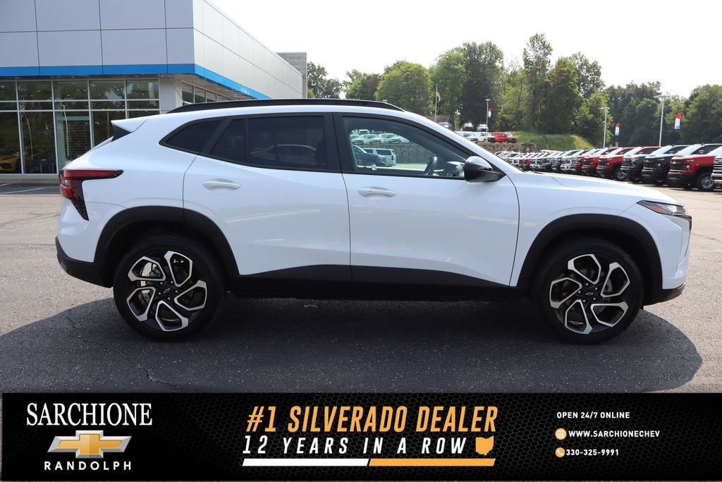 Used 2024 Chevrolet Trax RS w/ Driver Confidence Package FWD image 1