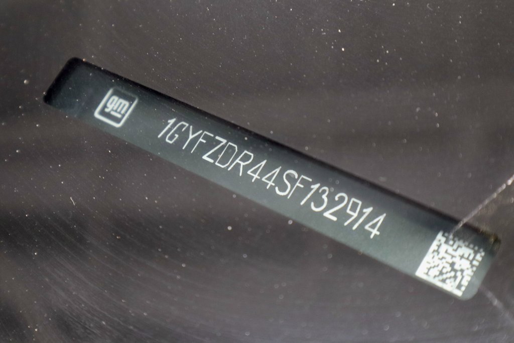 Used 2025 Cadillac XT4 Premium Luxury w/ Cold Weather Package image 37