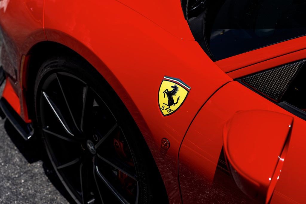 Used 2019 Ferrari 488 Pista Coupe RWD image 40