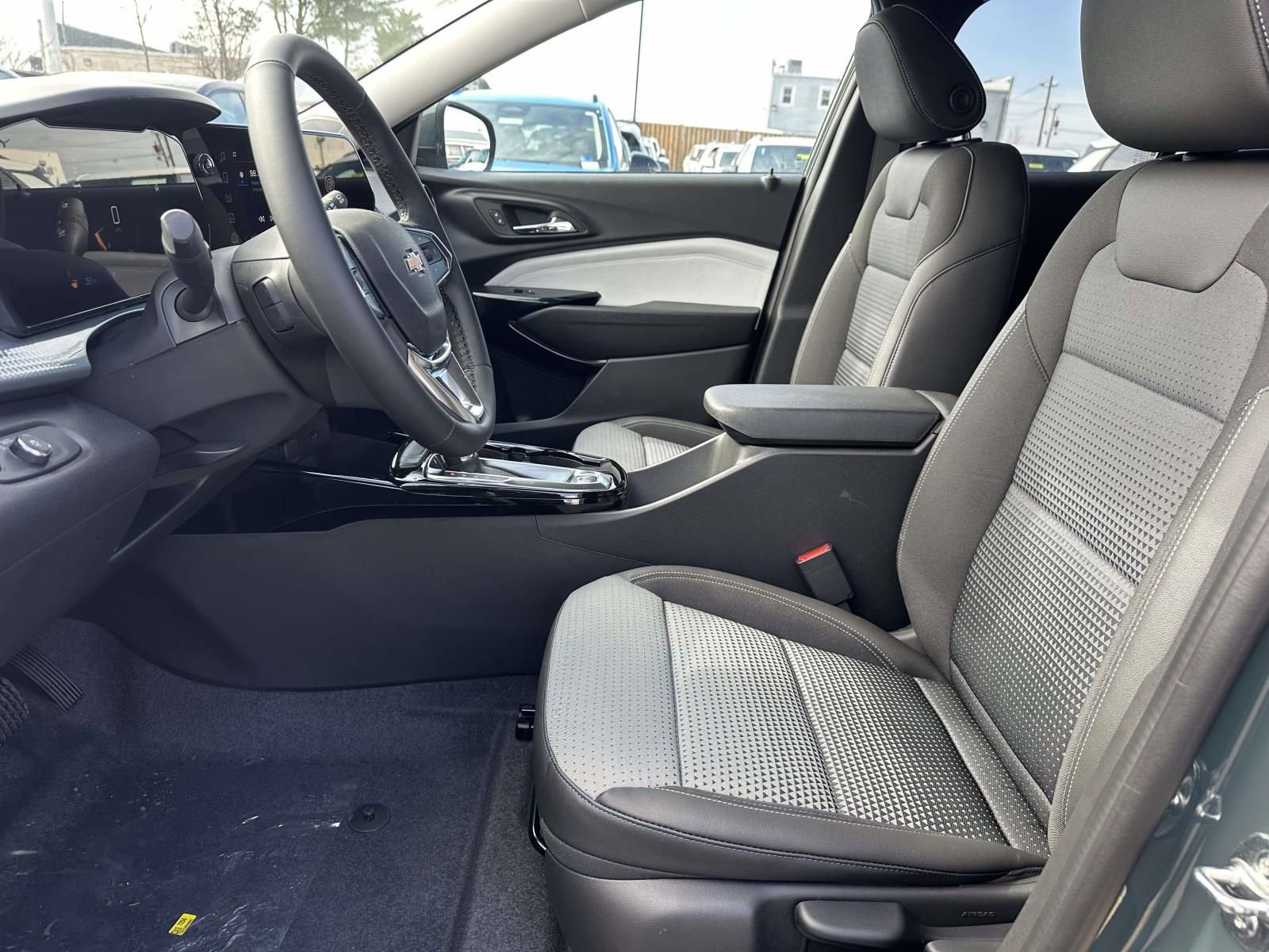 New 2026 Chevrolet Trax LT w/ Driver Confidence Package FWD image 21