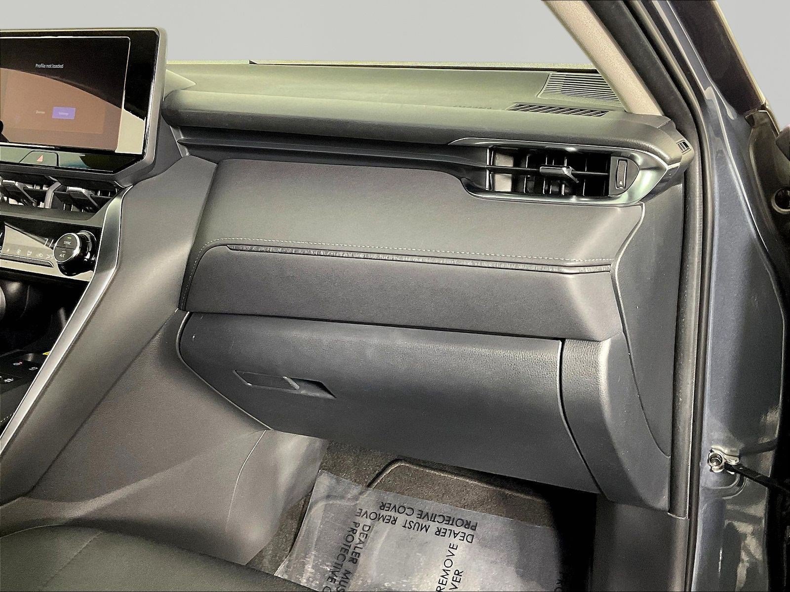 Used 2023 Toyota Venza LE AWD/4WD image 25