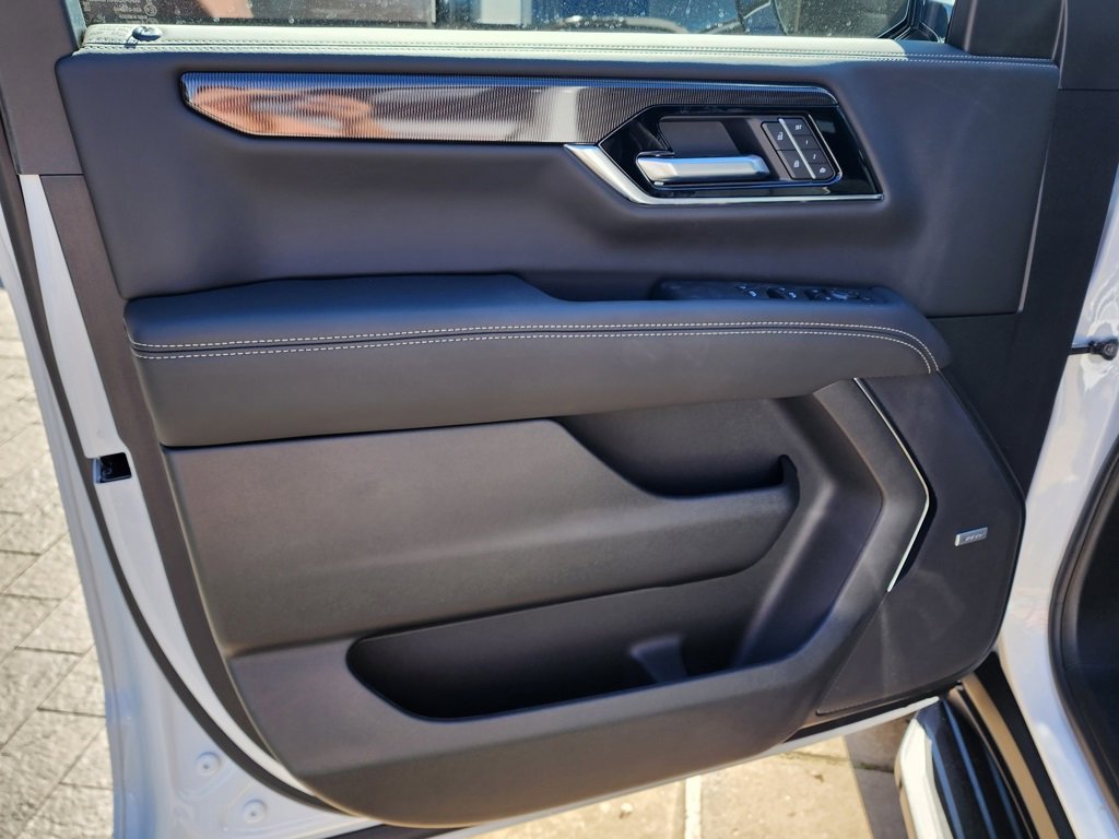 New 2026 GMC Yukon Elevation image 12