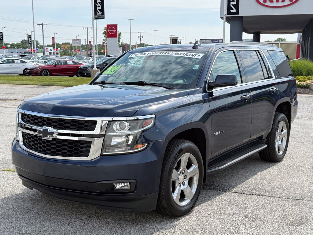 Used 2020 Chevrolet Tahoe LT w/ Luxury Package AWD/4WD image 3