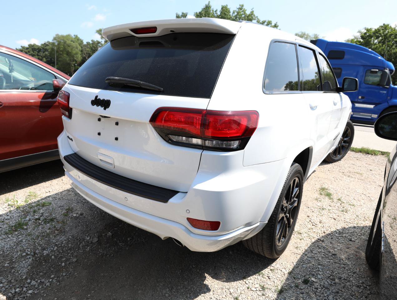Used 2019 Jeep Grand Cherokee Altitude AWD/4WD image 6