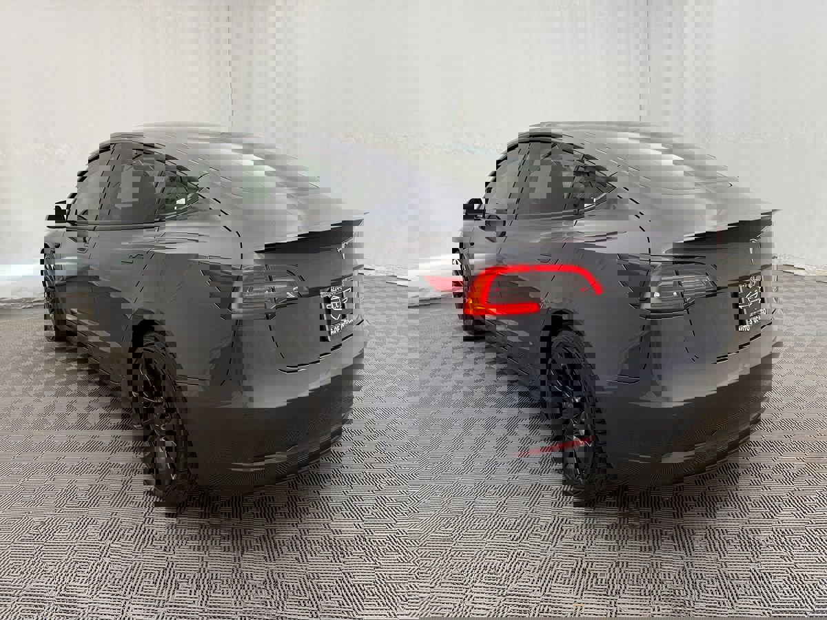 Used 2022 Tesla Model 3 Performance image 7