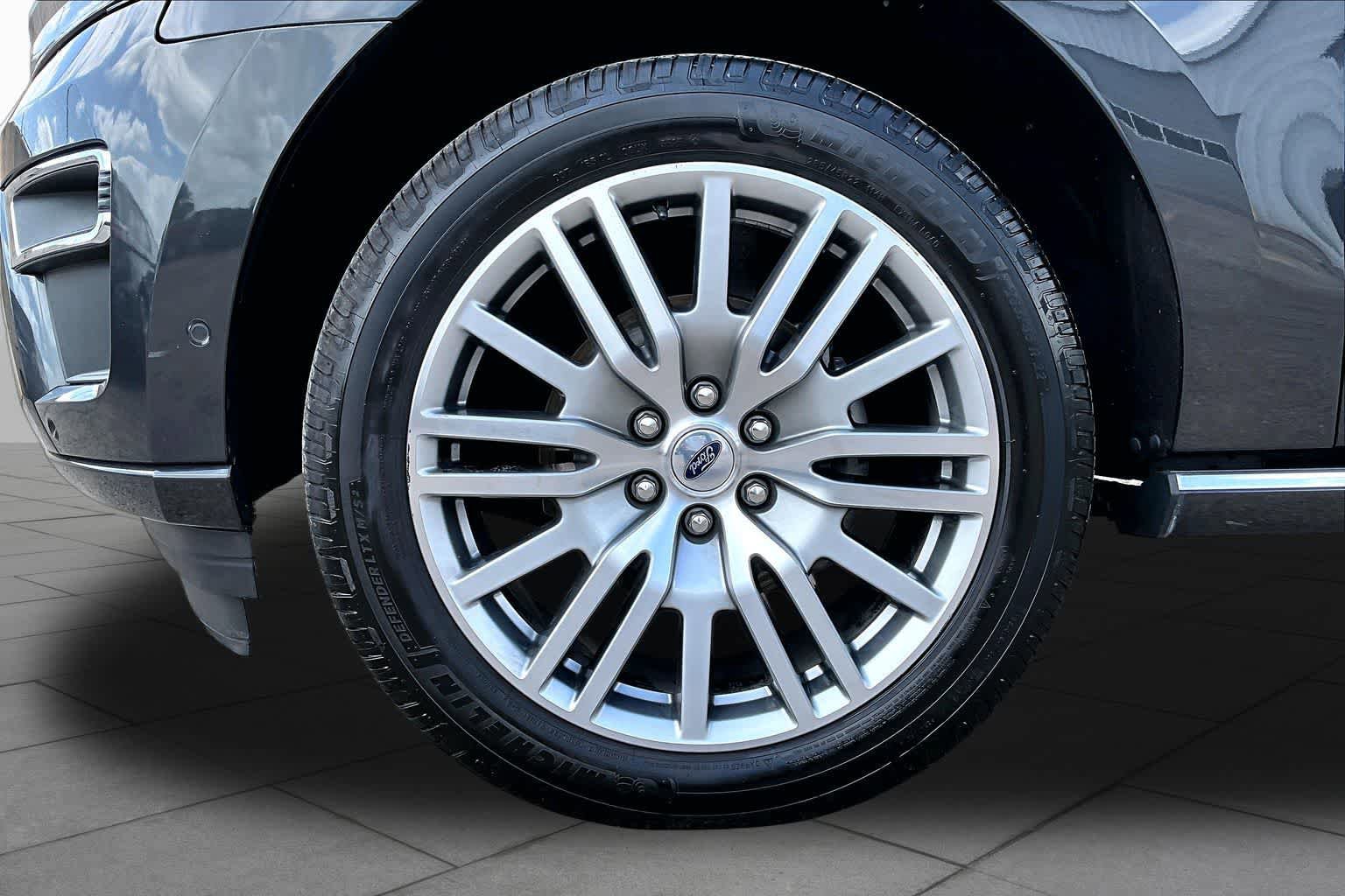 Certified 2022 Ford Expedition Max Platinum AWD/4WD image 12
