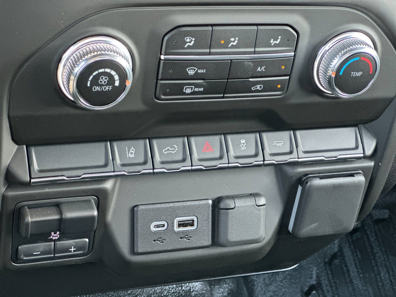 New 2025 GMC Sierra 2500 Pro w/ Convenience Package RWD image 18