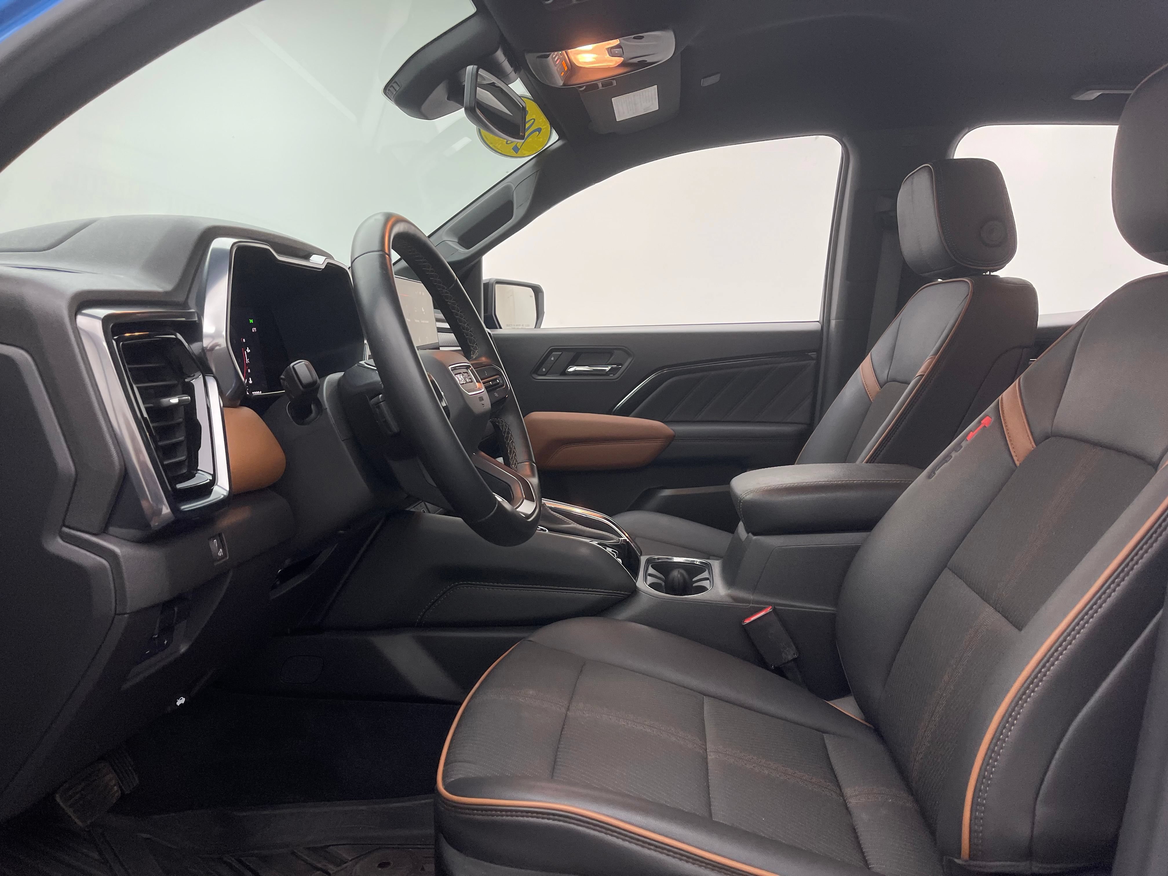 Used 2023 GMC Canyon AT4 w/ Canyon Safety Plus Package AWD/4WD image 16