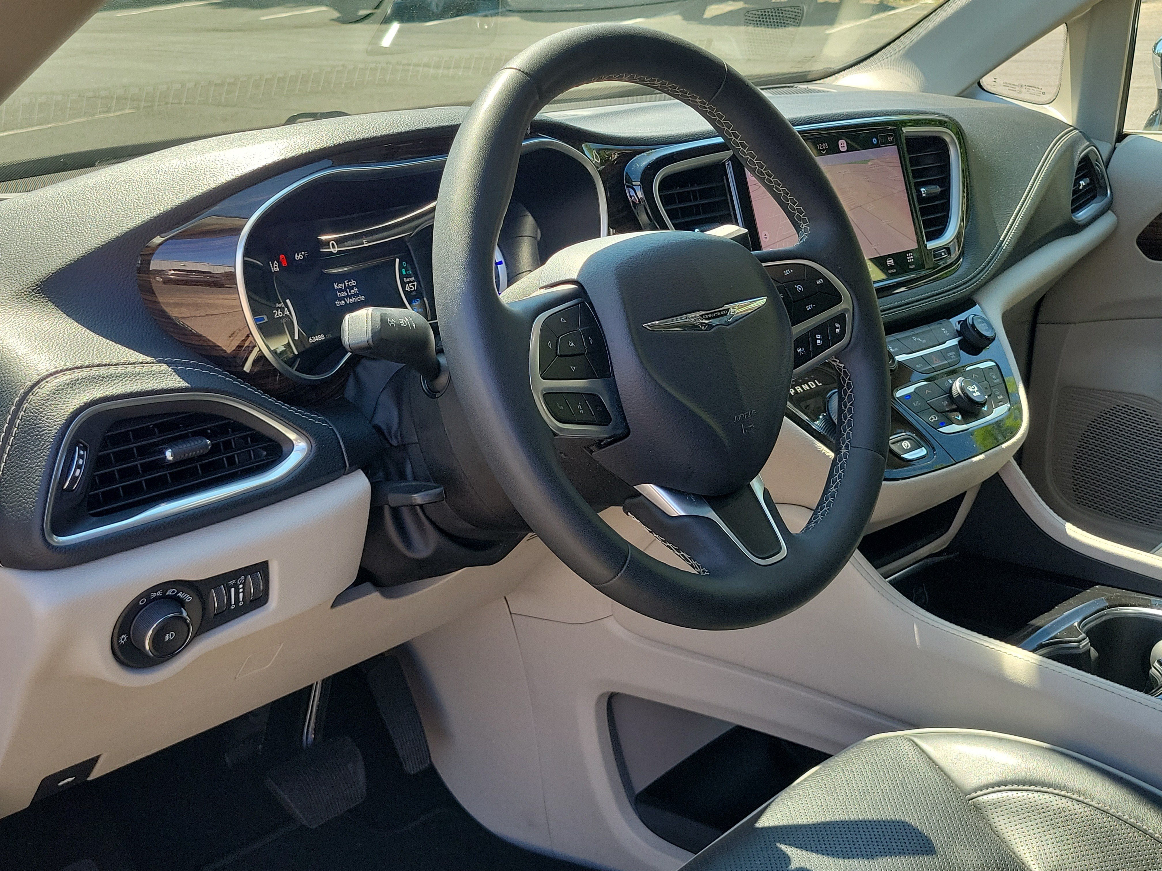 Used 2023 Chrysler Pacifica Limited FWD image 21