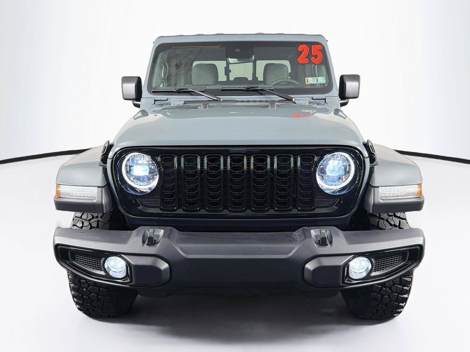 Used 2025 Jeep Gladiator Sport AWD/4WD image 6