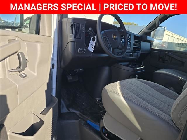 New 2025 Chevrolet Express 3500 w/ Power Convenience Package image 15