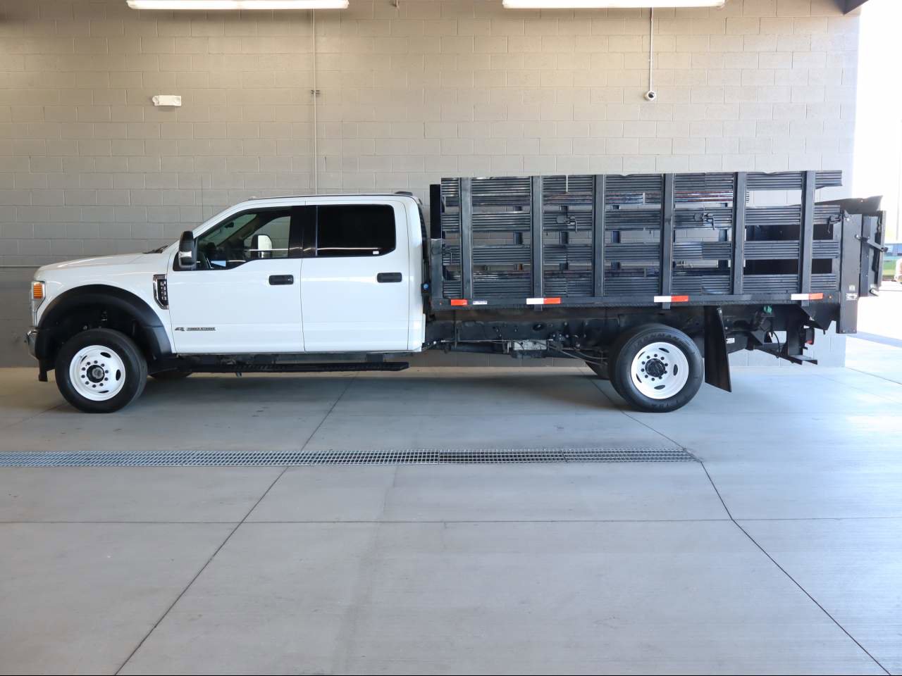 Used 2021 Ford F550 4x4 Crew Cab Super Duty image 2