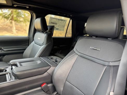 New 2026 Ford Expedition Platinum image 25