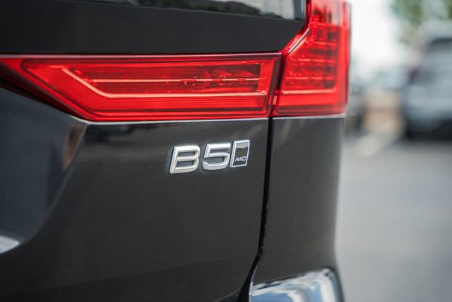 Used 2024 Volvo XC60 B5 Plus w/ Protection Package Premier AWD/4WD image 8