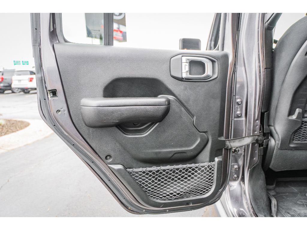 Used 2018 Jeep Wrangler Unlimited Rubicon w/ Dual Top Group image 22