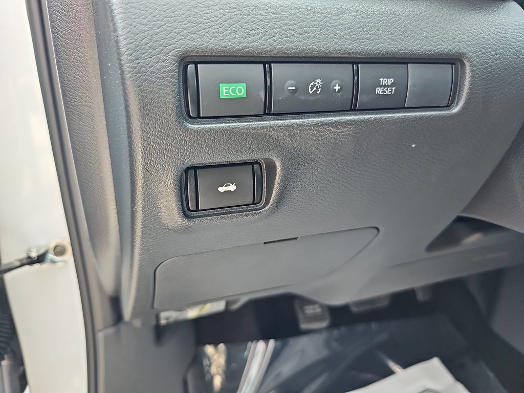 Used 2025 Nissan Sentra S FWD image 32