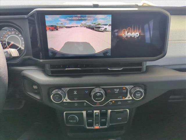 New 2025 Jeep Gladiator Sport image 14